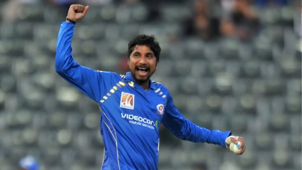 IPL डेब्यू पर पहली ही गेंद पर लिया विकेट
